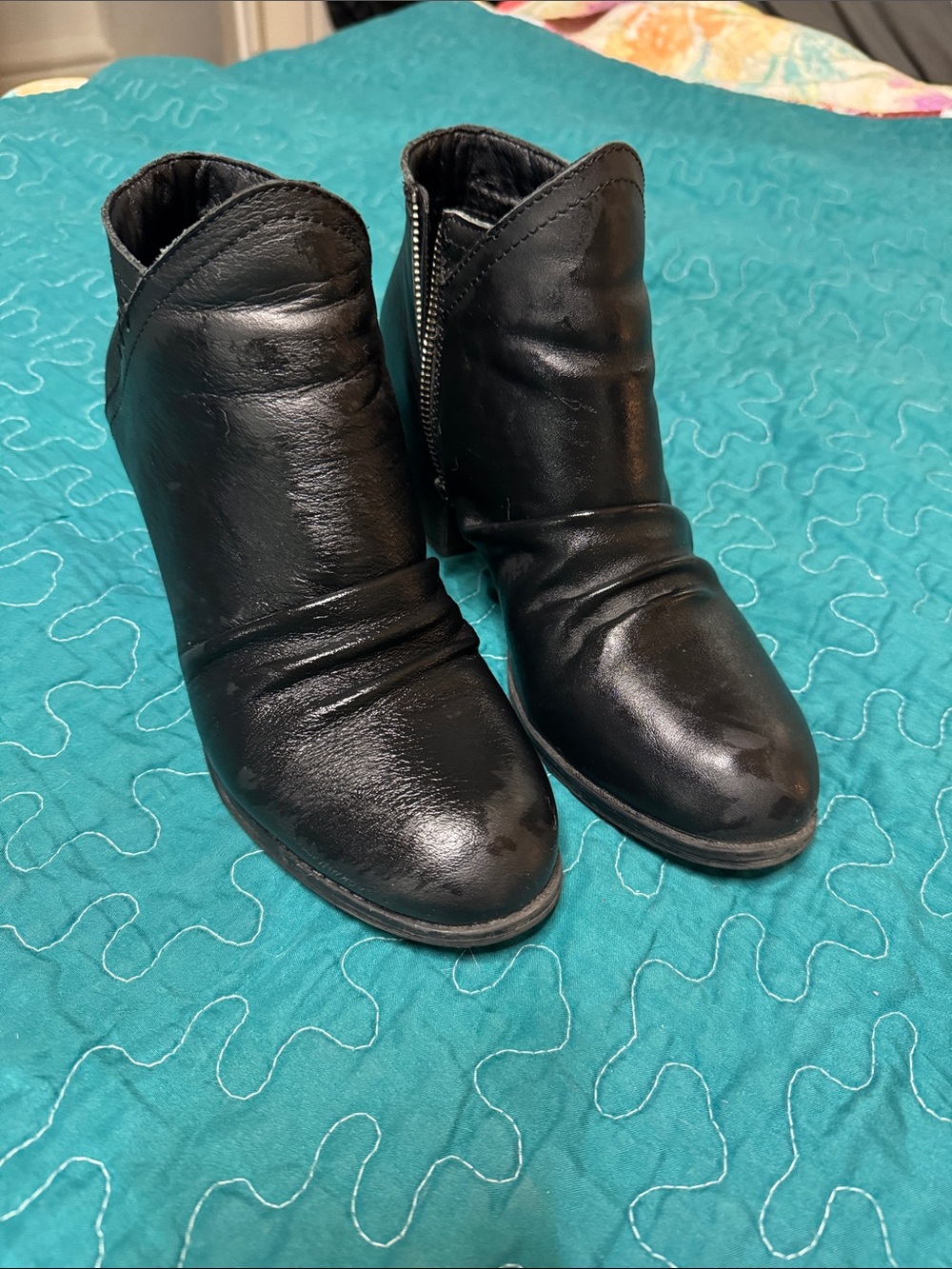 Skechers Black Leather Ankle Booties with Side Zipper